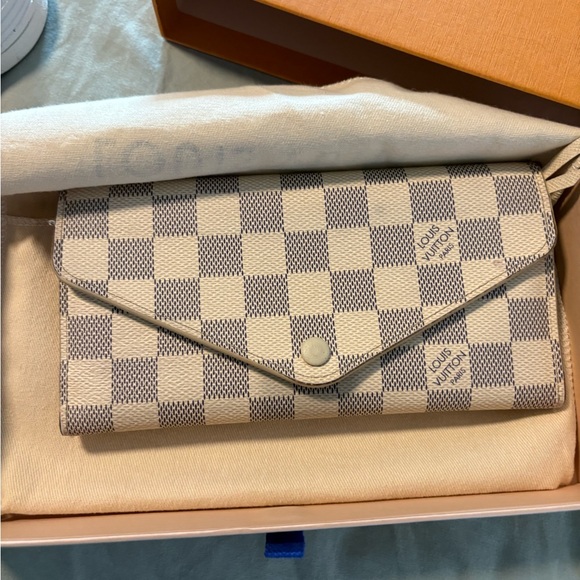 Louis Vuitton Damier Azur Wallet - Cream and Gray - Picture 1 of 7